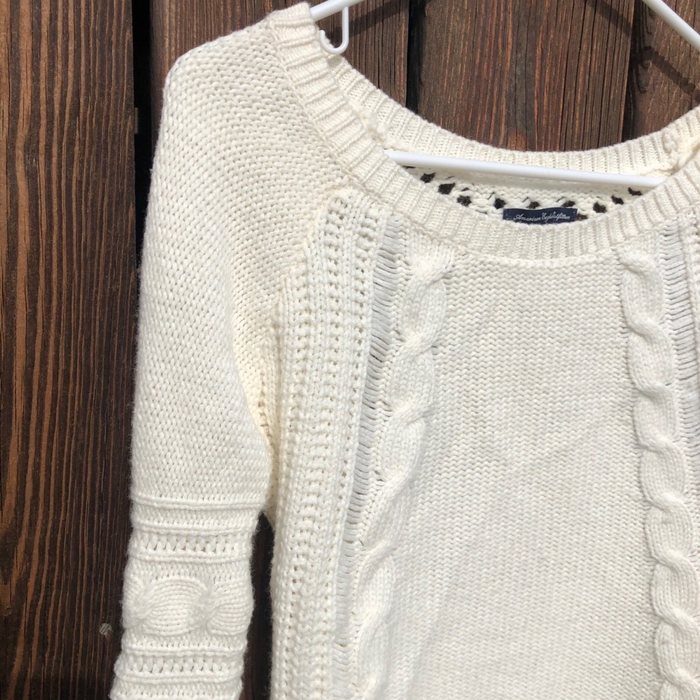 AMERICAN EAGLE SWEATER